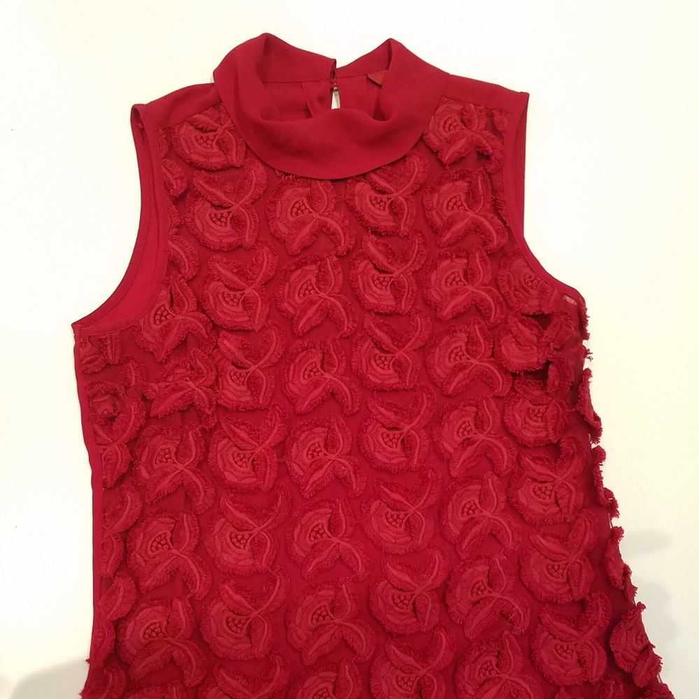 Floral Lace Sleeveless Blouse